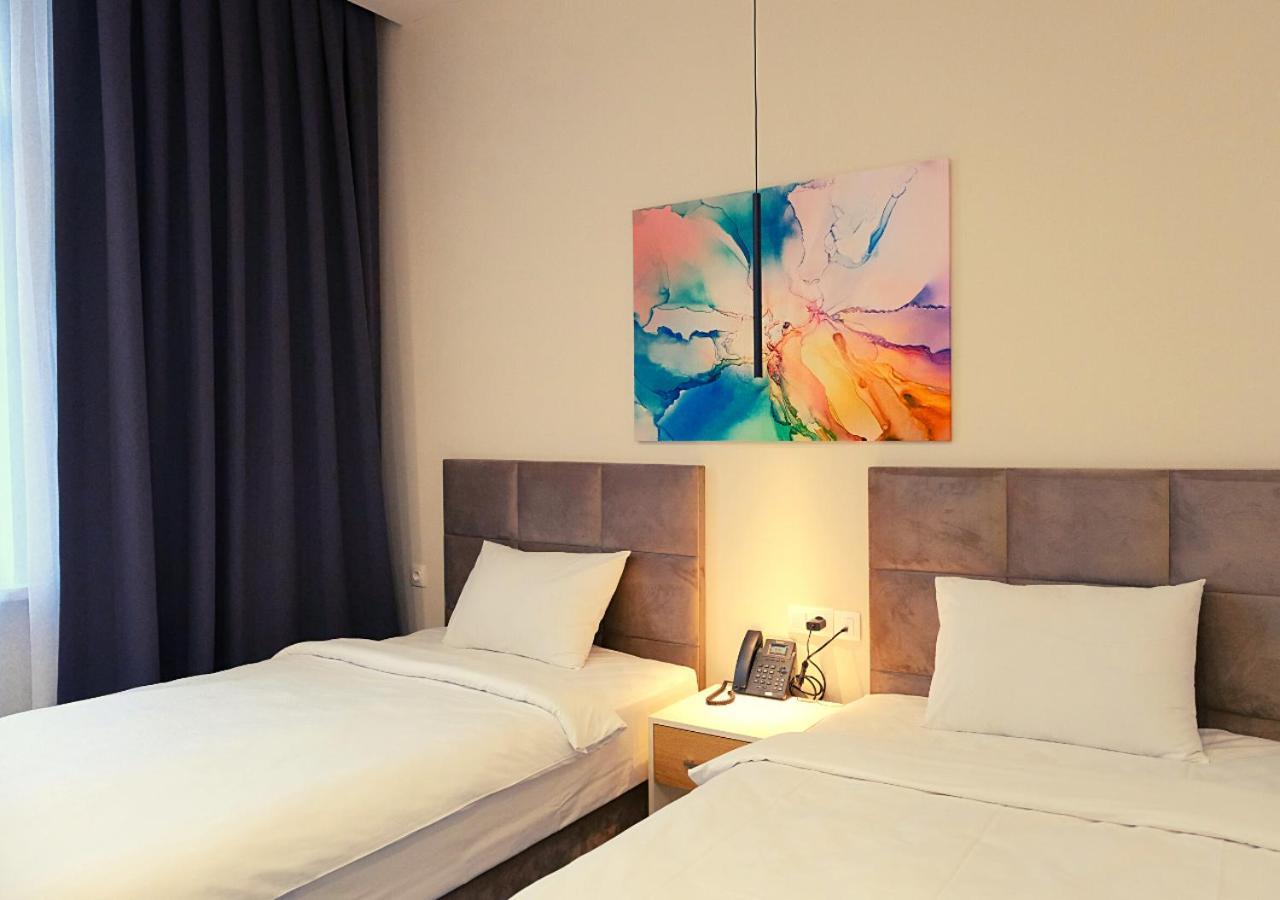 Add Hotel Alma-Ata Exteriör bild