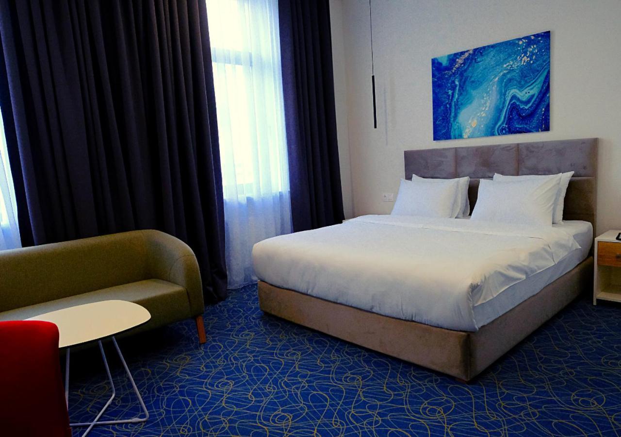 Add Hotel Alma-Ata Exteriör bild